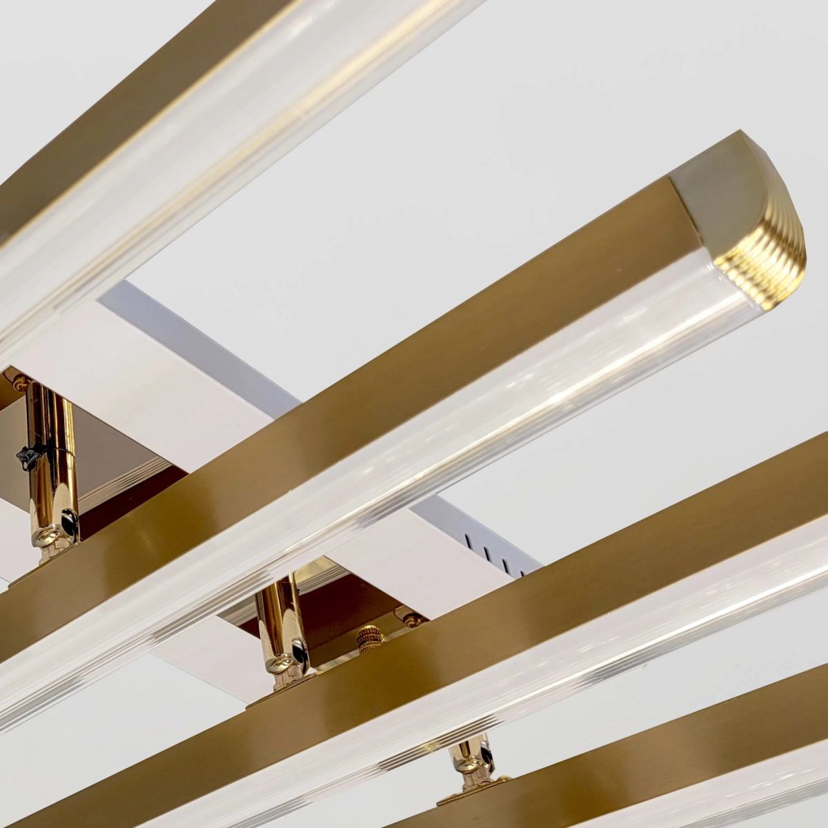 Сучасна Led люстра 50W білий + золото W170/4GD