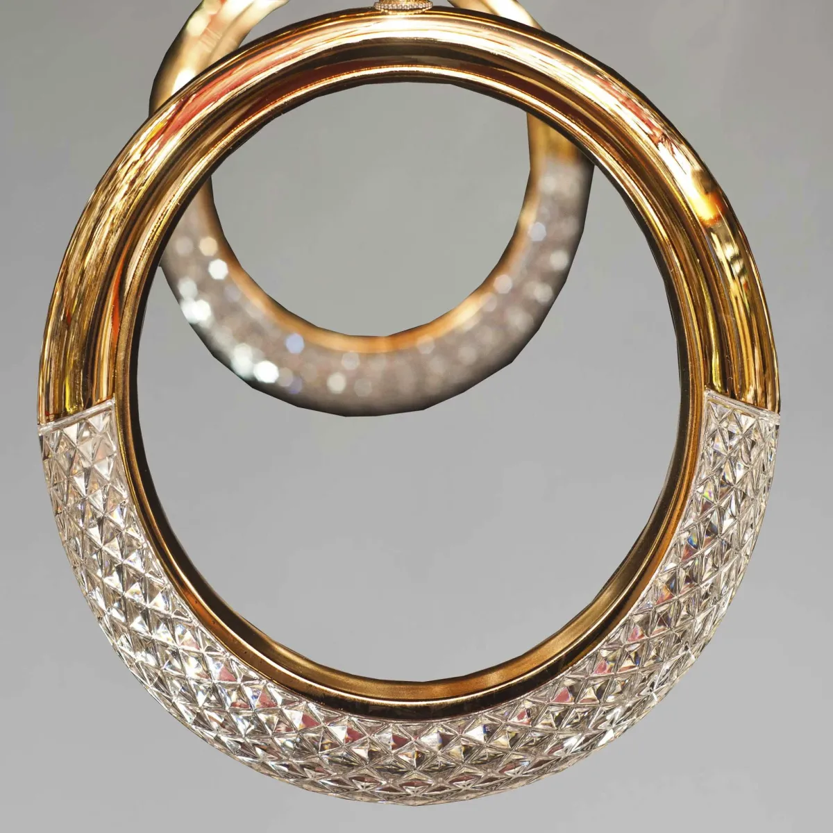 Підвісна світлодіодна Led люстра у золотому корпусі Crystal Halo