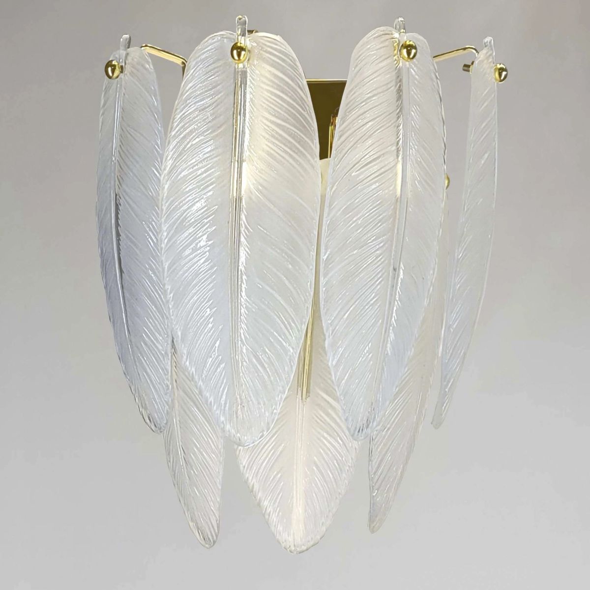 Настінне бра зі скляним декором «Feather» золотого кольору (21824WGD)