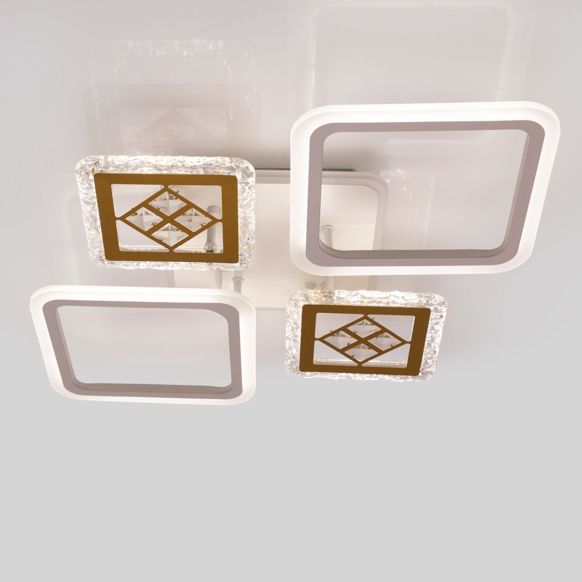 Люстра світлодіодна з пультом V K39930/2+2+1 WT+gold