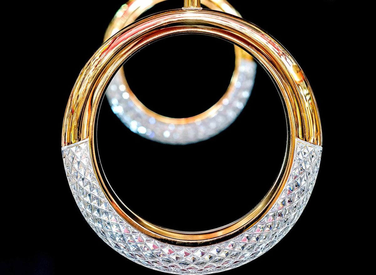Підвісна світлодіодна Led люстра у золотому корпусі Crystal Halo