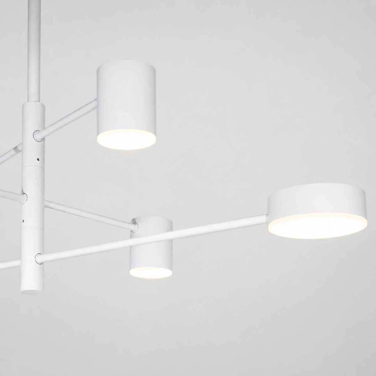 Сучасна біла Led люстра 90W до 18 м² на 6 Led плафонів (D302-6WH)