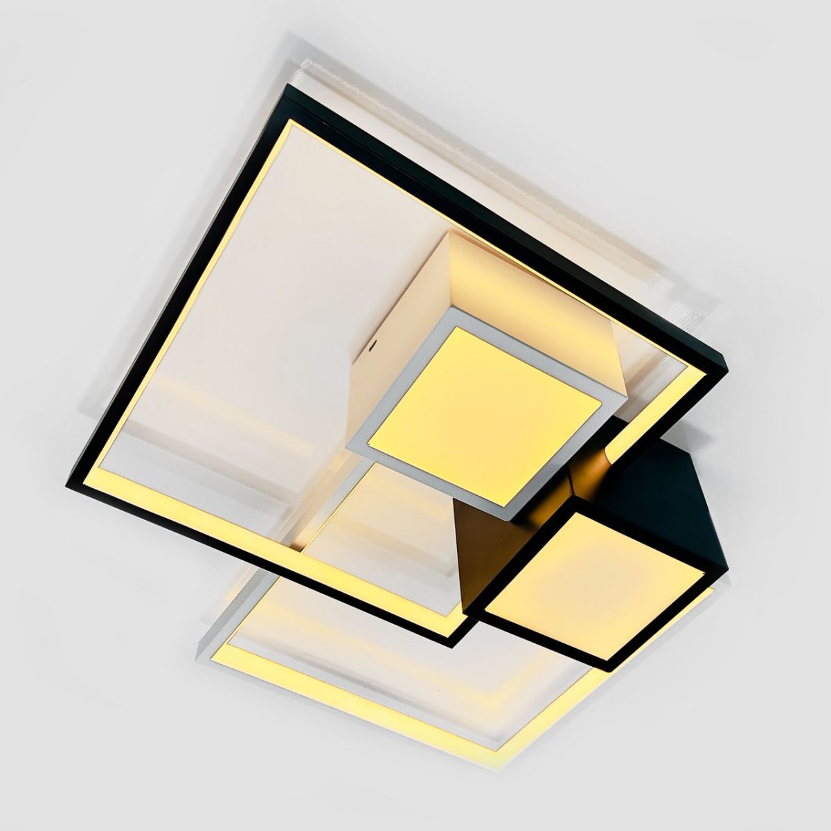 Квадратная LED люстра до 18 м²  черно-белая дизайнерская форма 112 Вт (1157/2)