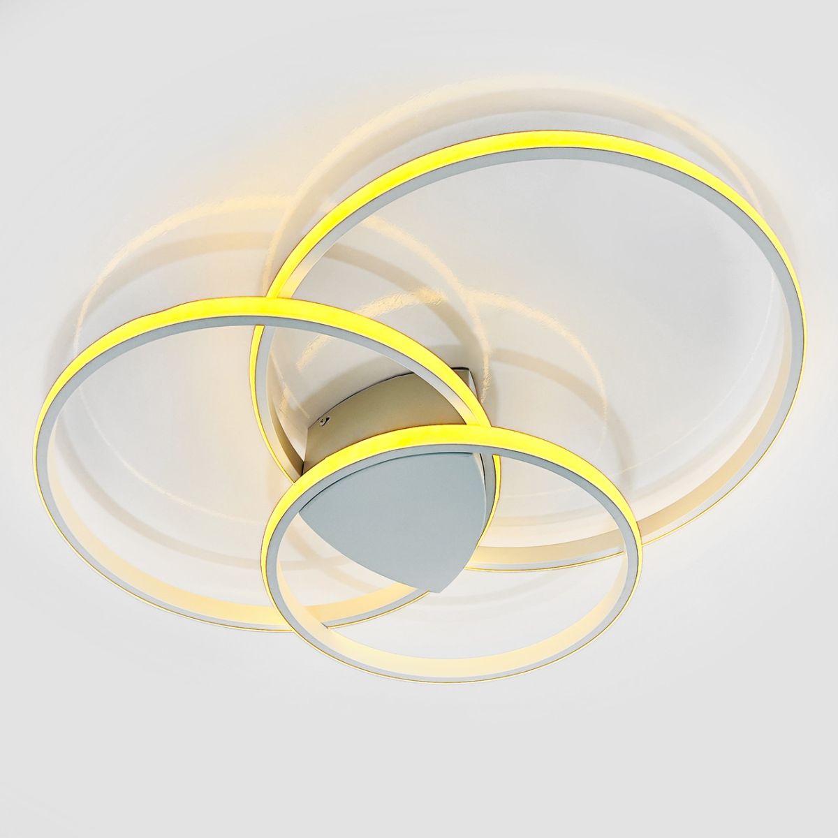 Светодиодная Led люстра 114Wt с пультом белая, для помещений до 18 м² (1158WH)