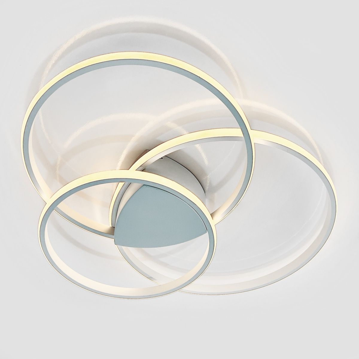 Светодиодная Led люстра 114Wt с пультом белая, для помещений до 18 м² (1158WH)