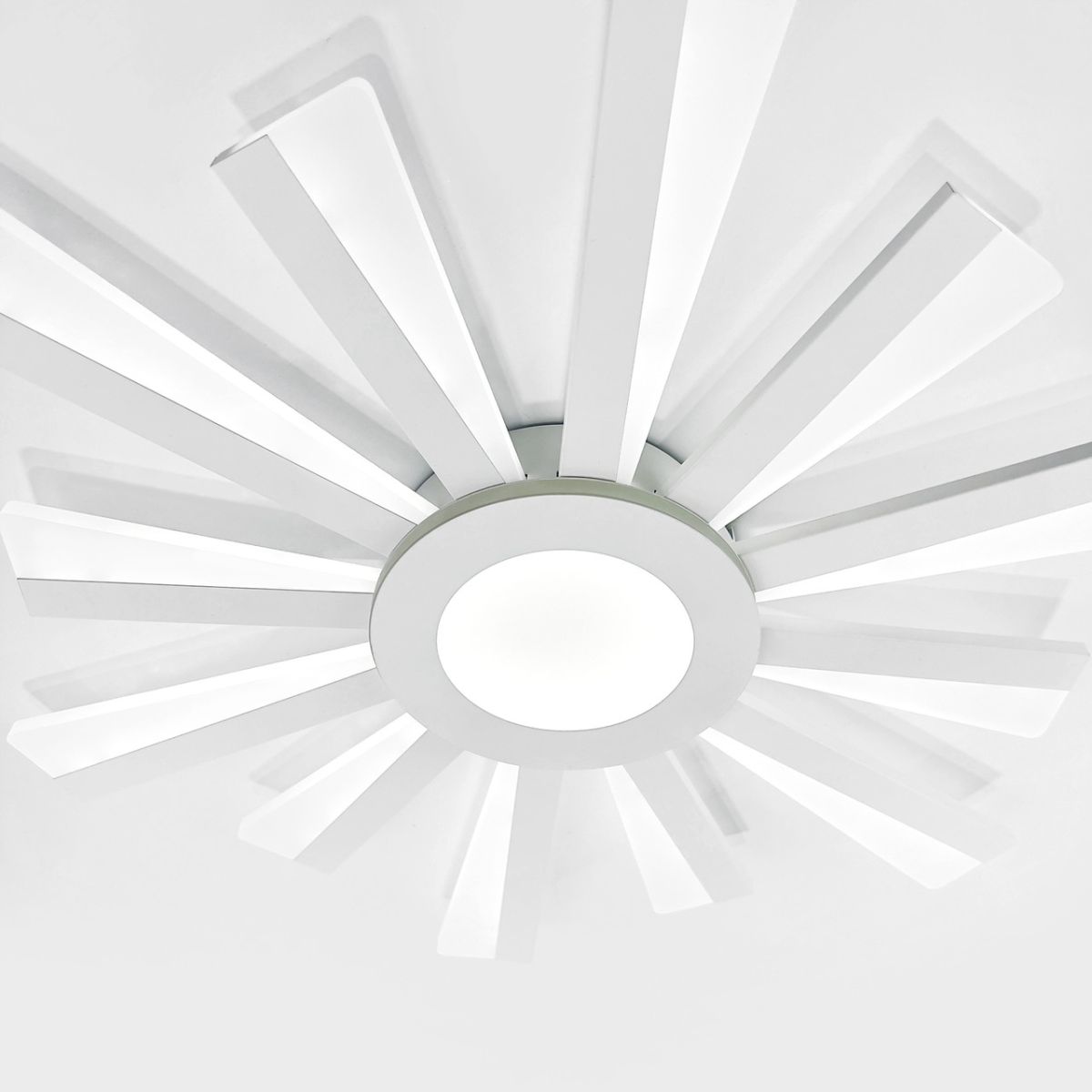 Люстра Led до 18 м² з пультом управління 70 Вт (TERESA 70W-R WHITE 10205)