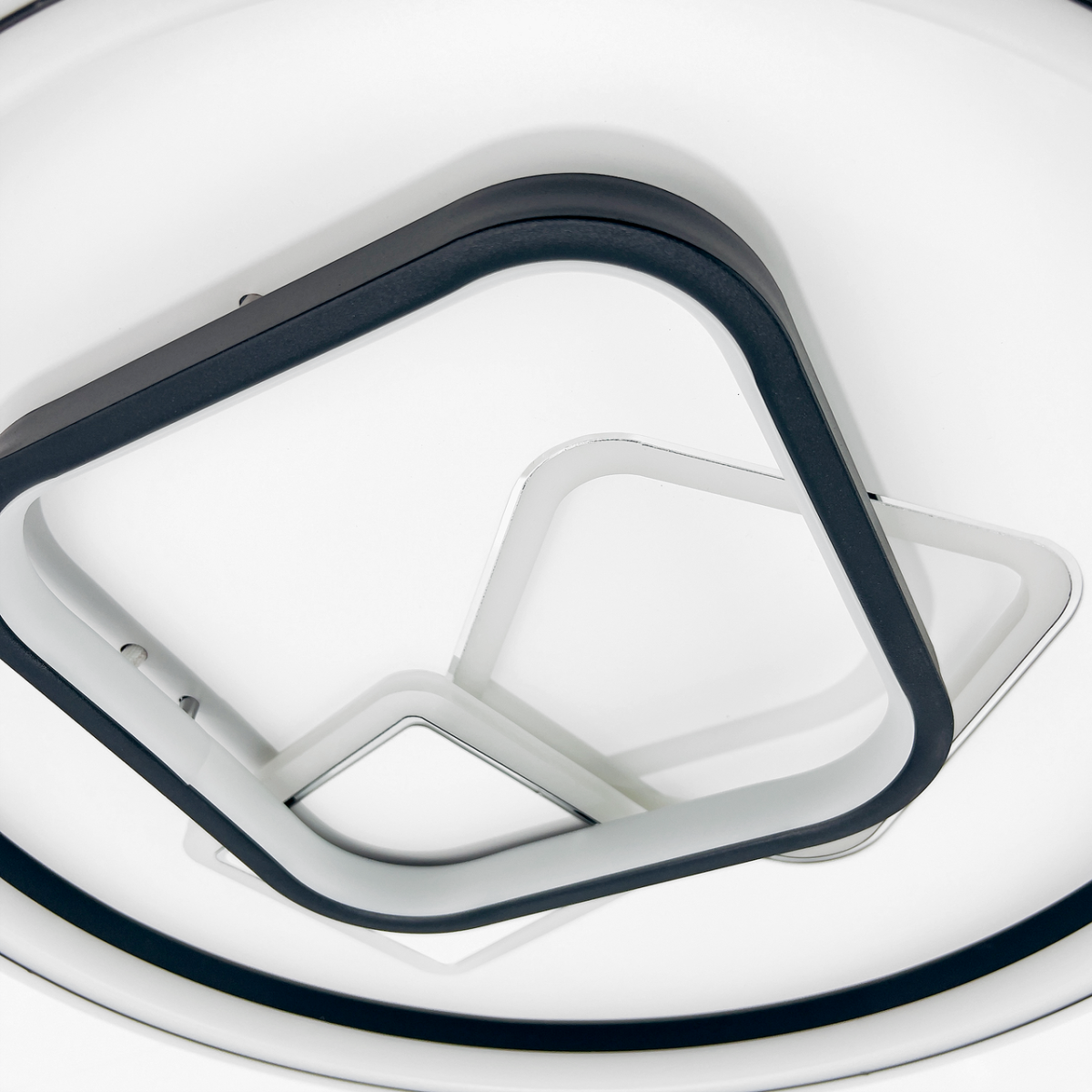 Світлодіодна Led люстра до 18 м² круглої форми 150 Вт (V X5010 WT+BK)
