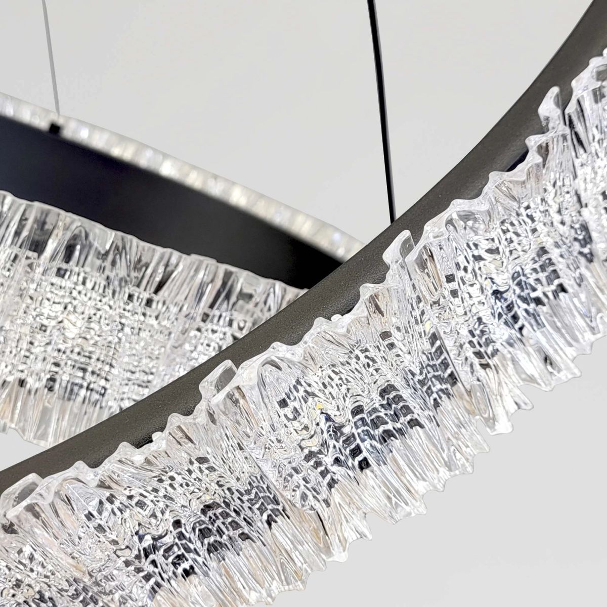 Люстра підвісна 2 кільця  LED 60/40 см, чорна, ефект «кришталевий лід» Doppio Infinito (WG5127/60+40BK)