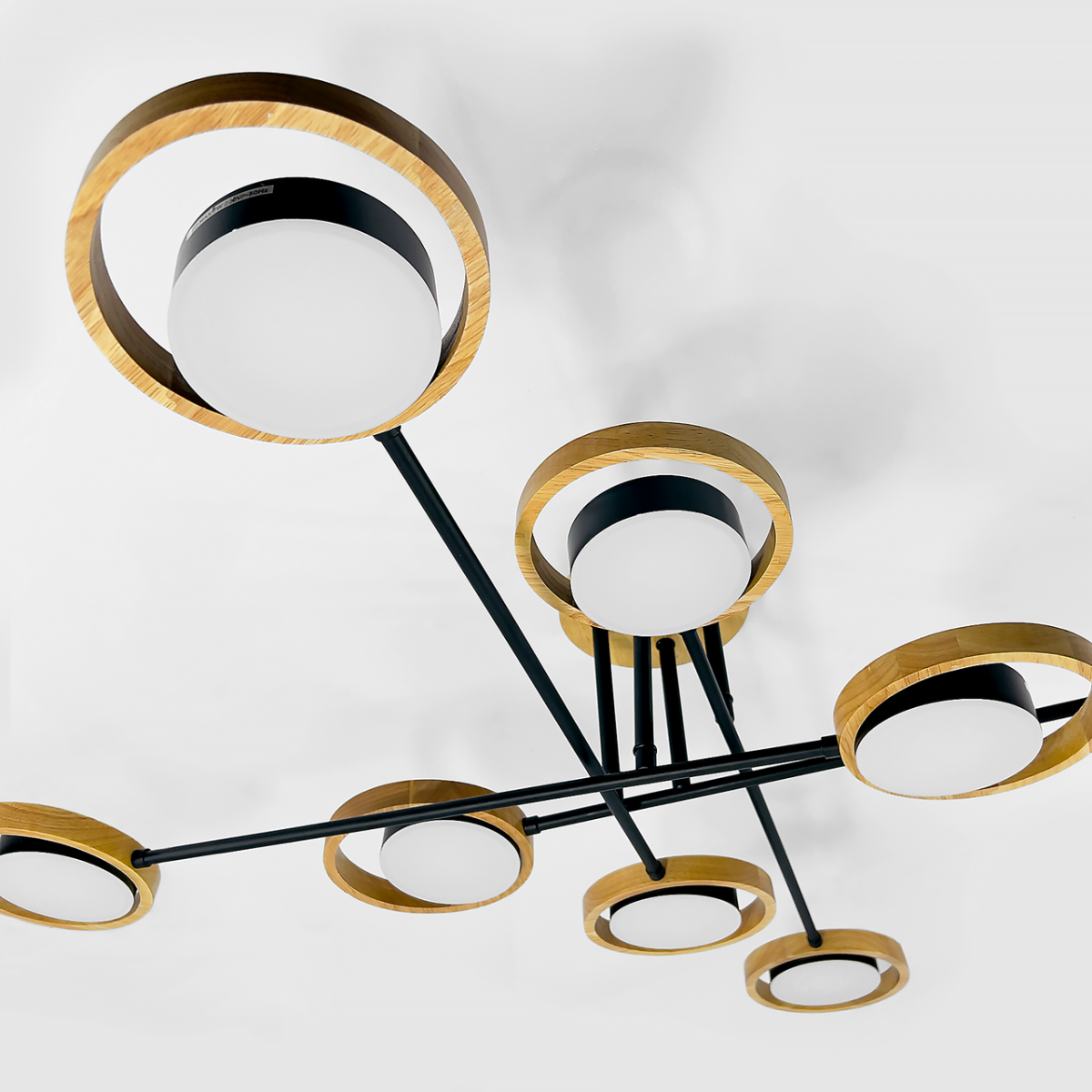 Сучасна Led люстра до 20 м² N4539/8 BK+WOOD