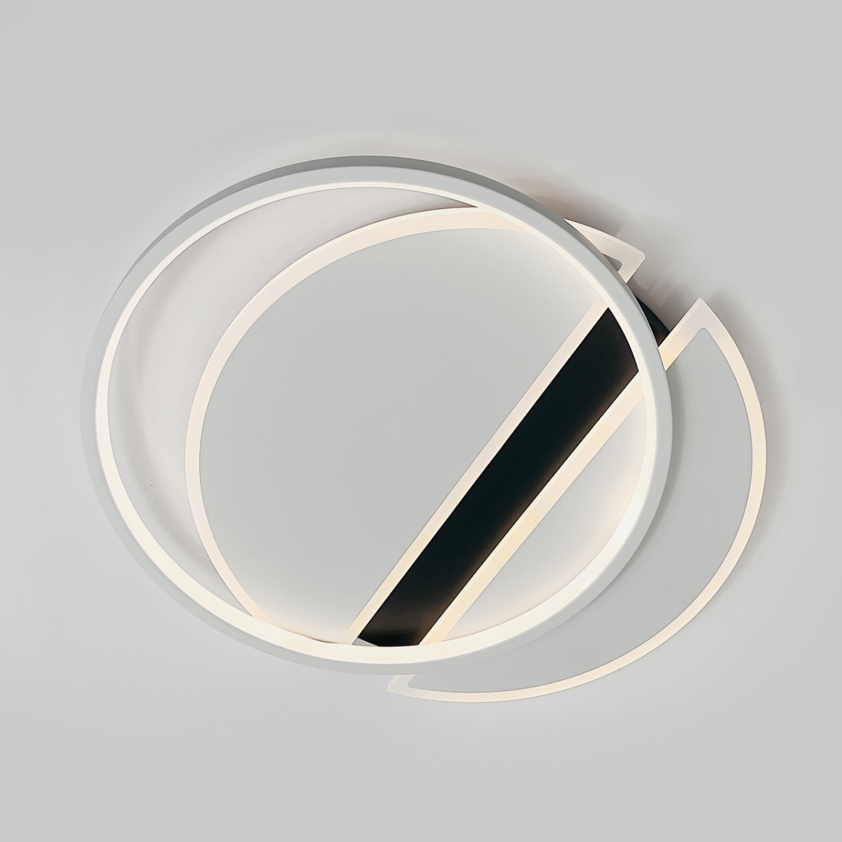 Круглая светодиодная Led люстра до 18 м² с пультом (ECLIPSE SAVIO 85W 2R WHITE/BLACК)