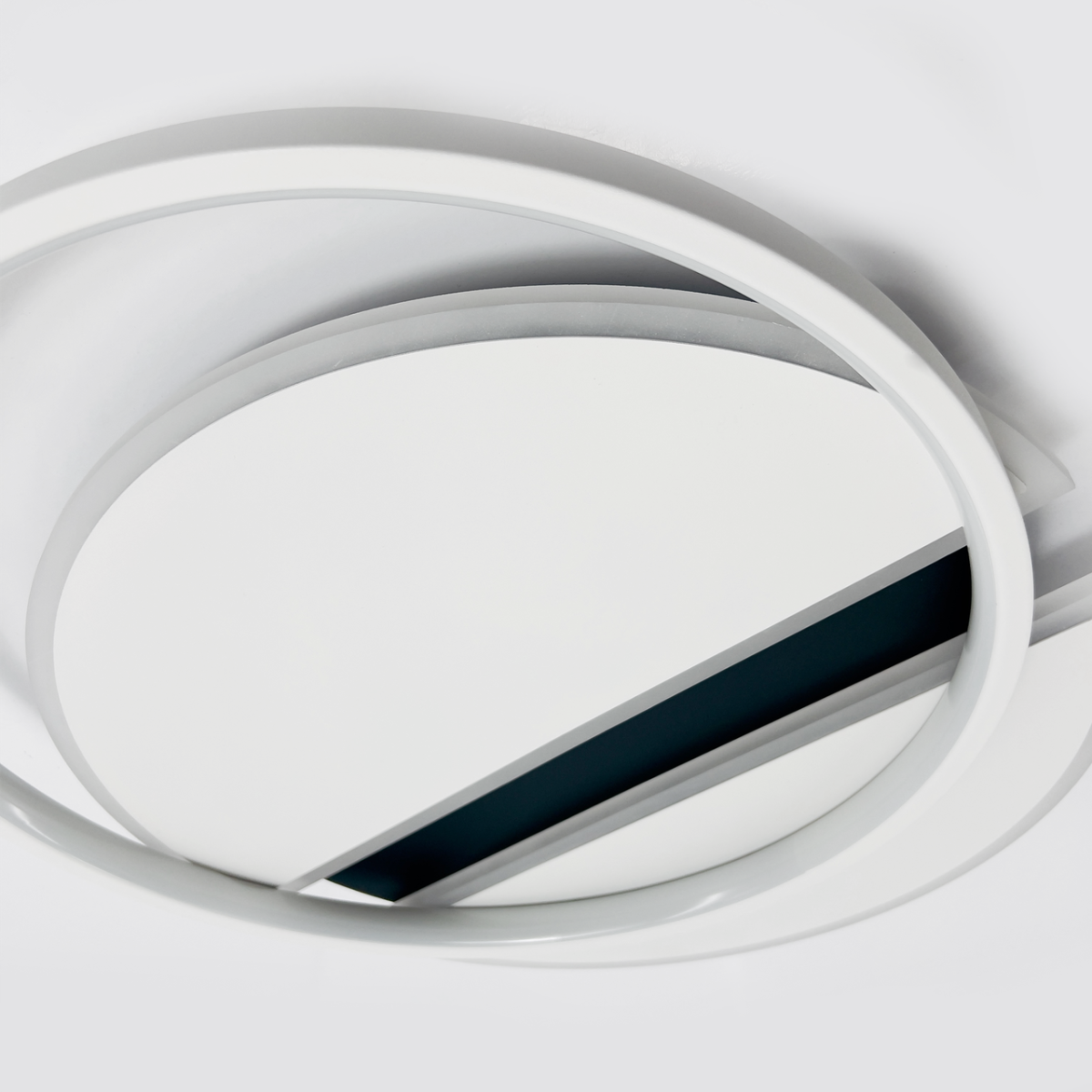 Круглая светодиодная Led люстра до 18 м² с пультом (ECLIPSE SAVIO 85W 2R WHITE/BLACК)