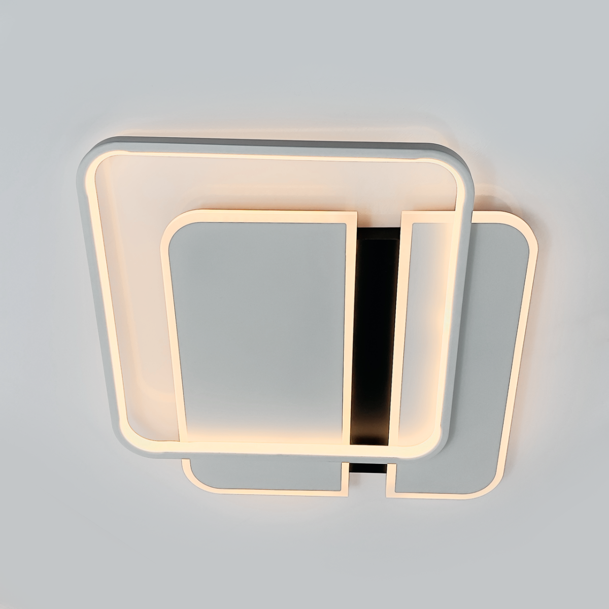 Квадратная Led люстра до 20 м² с пультом чёрно/белый  100 Вт (SAVIO 100W 2S WHITE/BLACK)