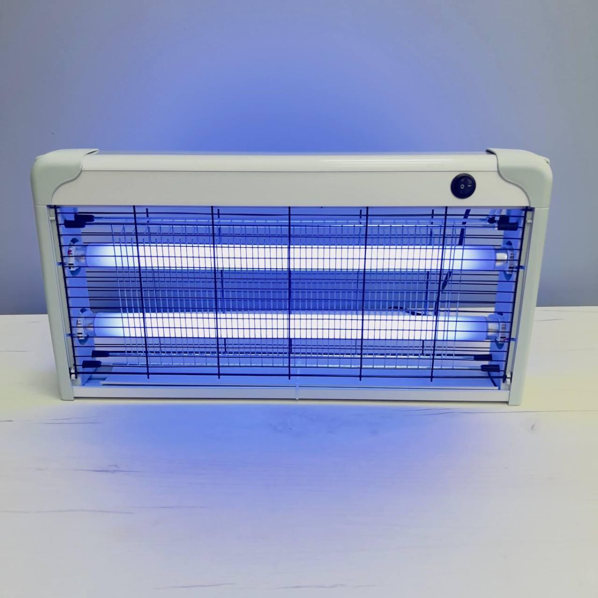 Електричний знищувач комах (30W) для приміщень до 100 м²