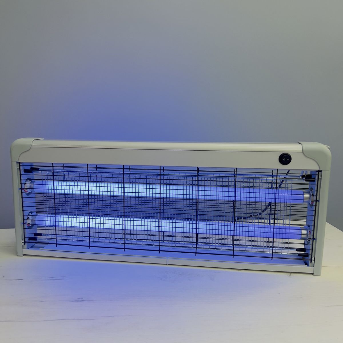 Електричний знищувач комах та мух Lemanso LMN 108 (40W, для приміщень до 130 м²)