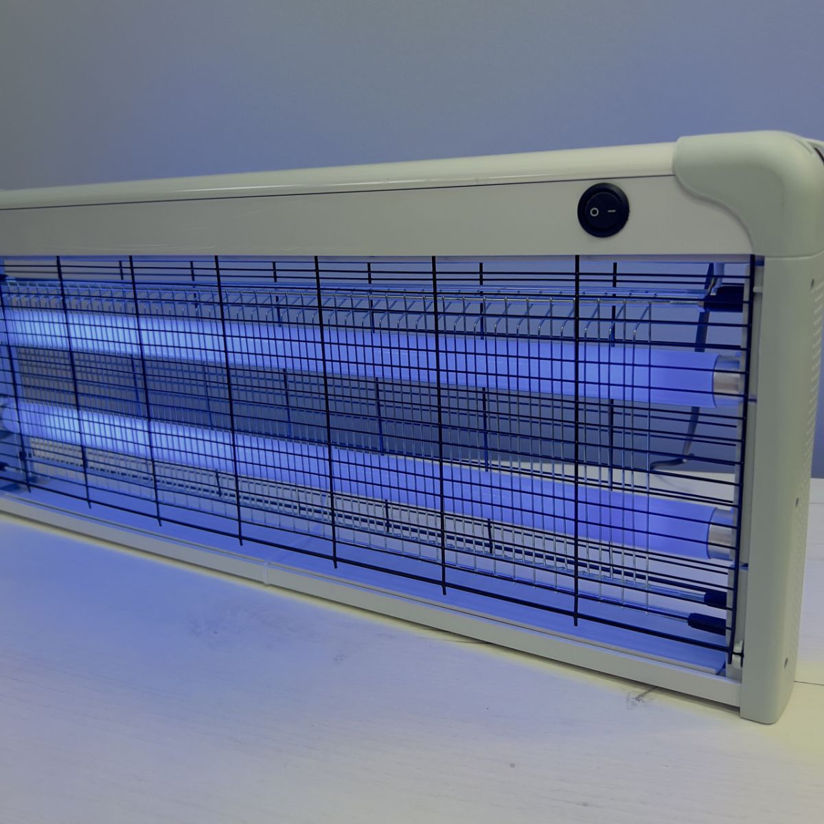 Електричний знищувач комах та мух Lemanso LMN 108 (40W, для приміщень до 130 м²)
