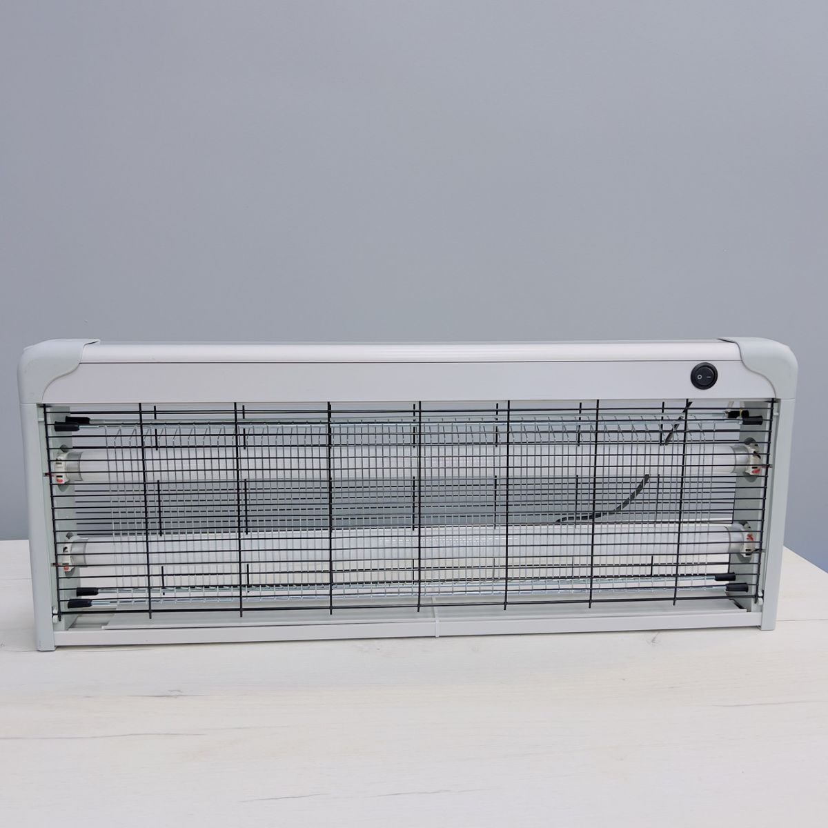Електричний знищувач комах та мух Lemanso LMN 108 (40W, для приміщень до 130 м²)