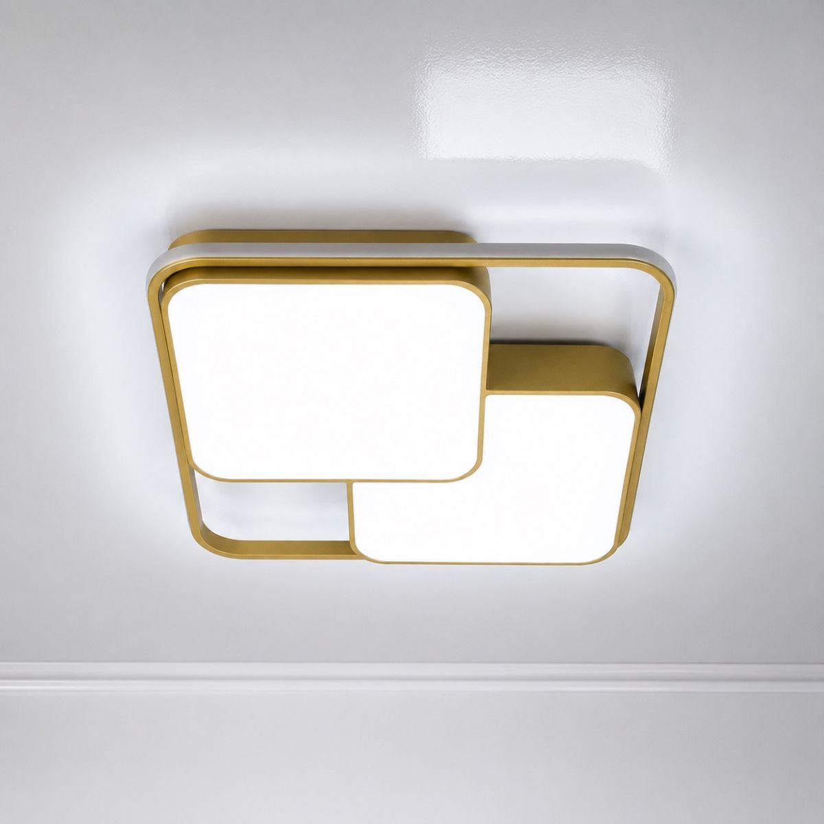 Світлодіодна стельова Led люстра 140Wt у золотому корпусі до 25м² Simple Forms (8811-500 GD)