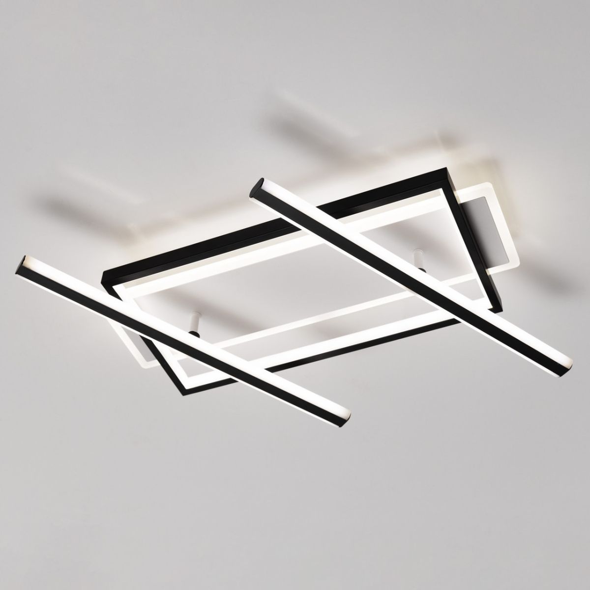 Сучасна LED люстра до 25м² з пультом у чорно-білому корпусі 182W (V K38627-4 BK+WH)