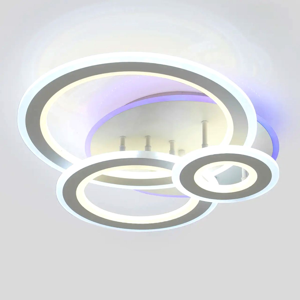 Біла Led-люстра до 20 м² на три кільця на 168 Вт Sirius 77665/3 WT