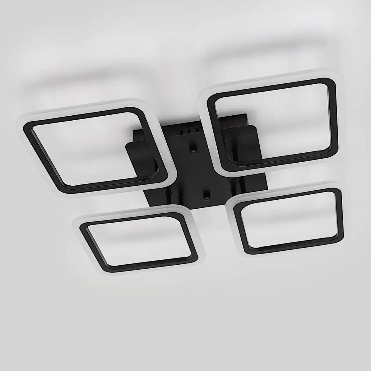 Світлодіодна Led-люстра чорна на 74 Вт, до 15 м² Sirius 6110-4 BK