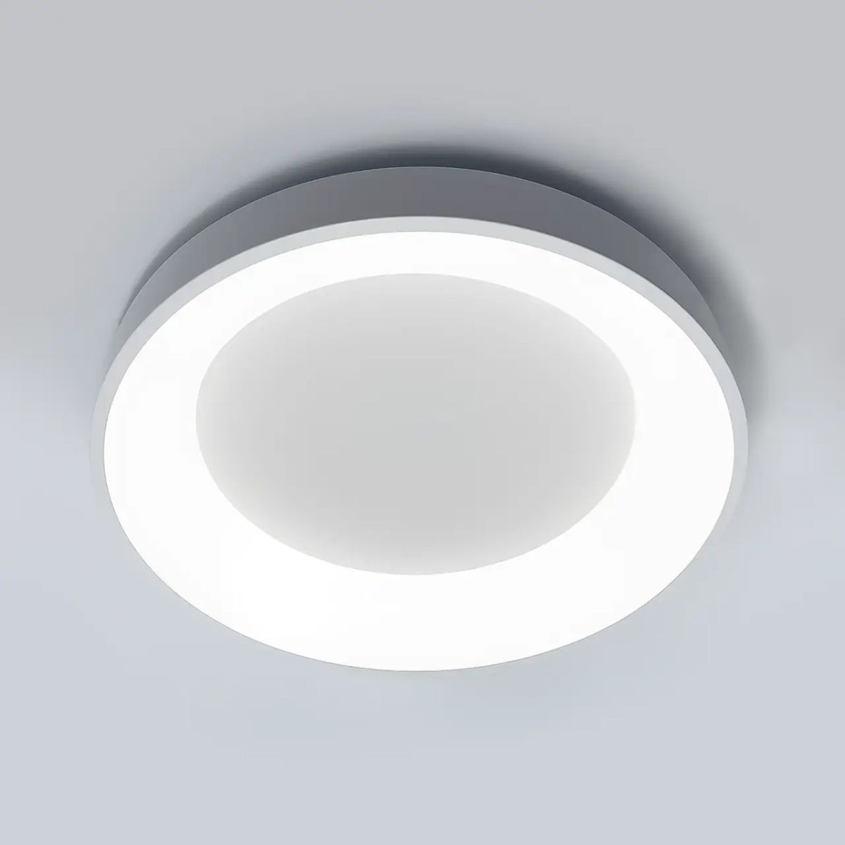 Кругла світлодіодна Led-люстра у білому корпусі з пультом до 15 м² Sirius GLD-23412 WT