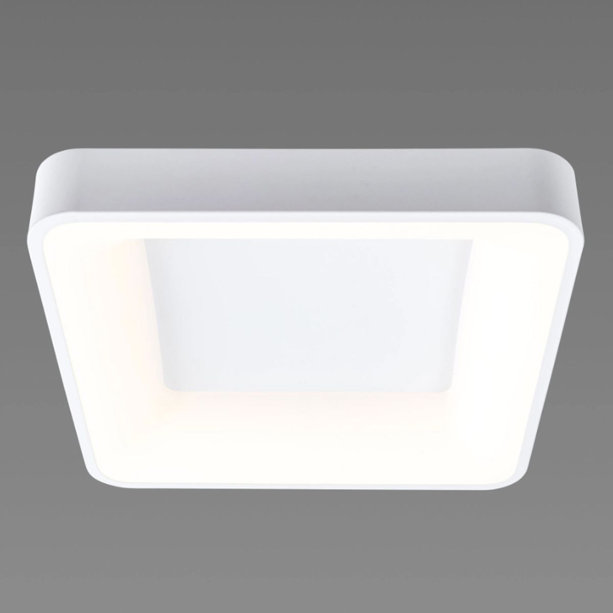 Світлодіодна біла Led люстра до 15 м² квадратної форми з пультом на 64 Вт Sirius GLD-23413 WT 64W