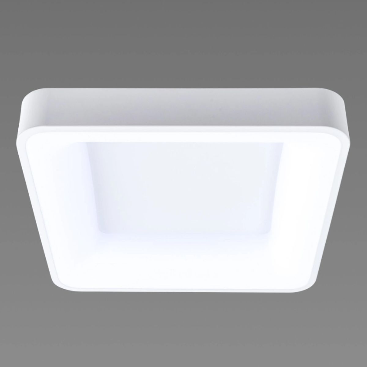 Світлодіодна біла Led люстра до 15 м² квадратної форми з пультом на 64 Вт Sirius GLD-23413 WT 64W