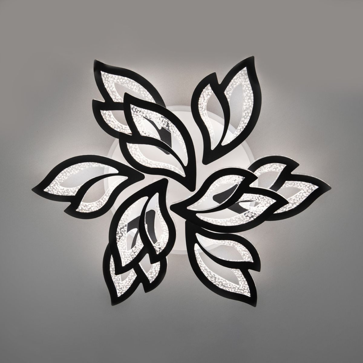 Світлодіодна Led-люстра до 20 м² з пультом на 9 пелюстків у чорному корпусі 140 Вт
