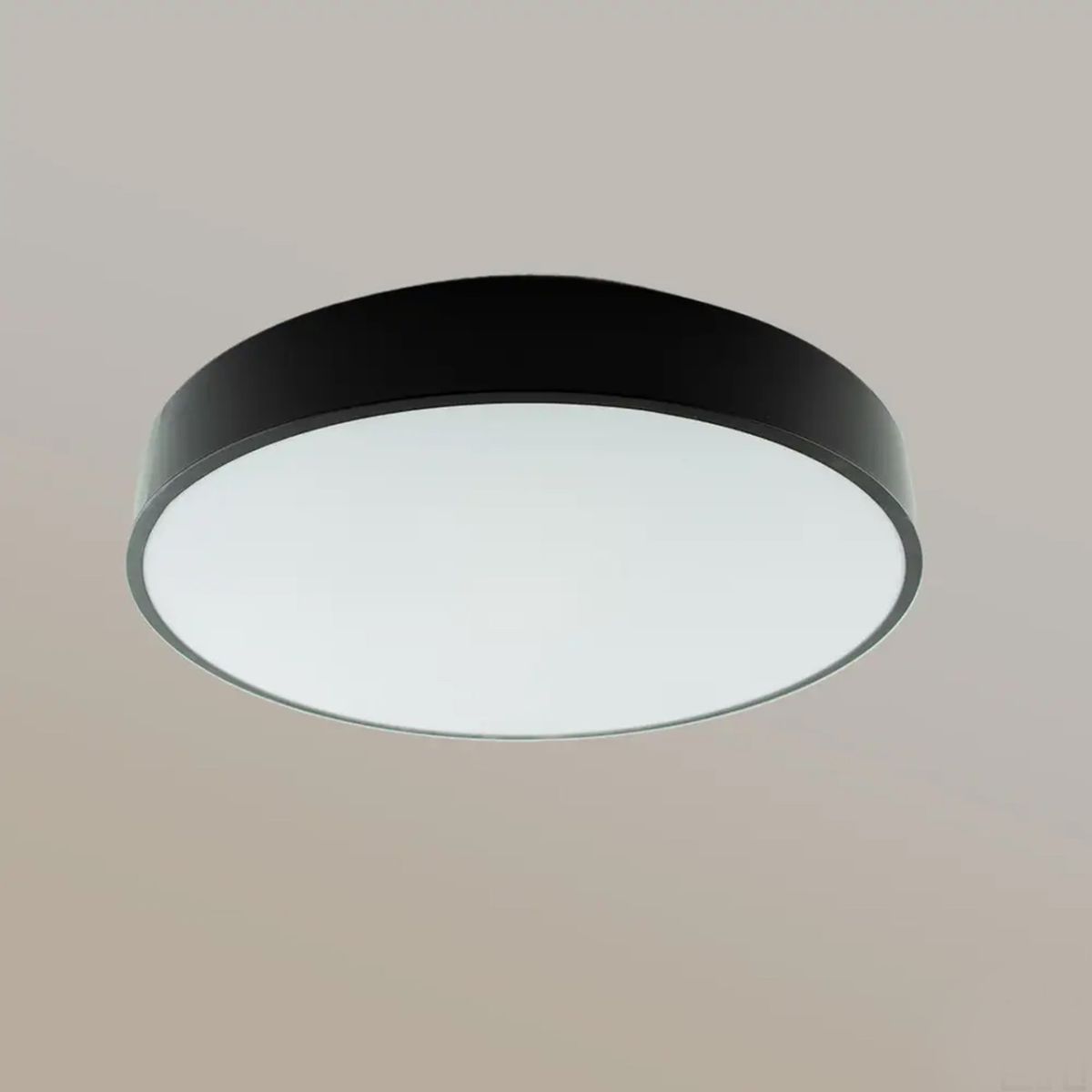 Led-люстра кругла до 15 м² у чорному корпусі на 75 Вт (ONIX R 10485)