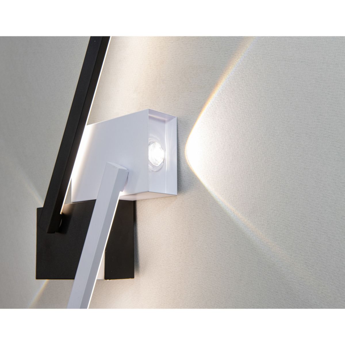Ультрасучасне світлодіодне Led-Бра у чорно-білому кольорі Q3/800BK