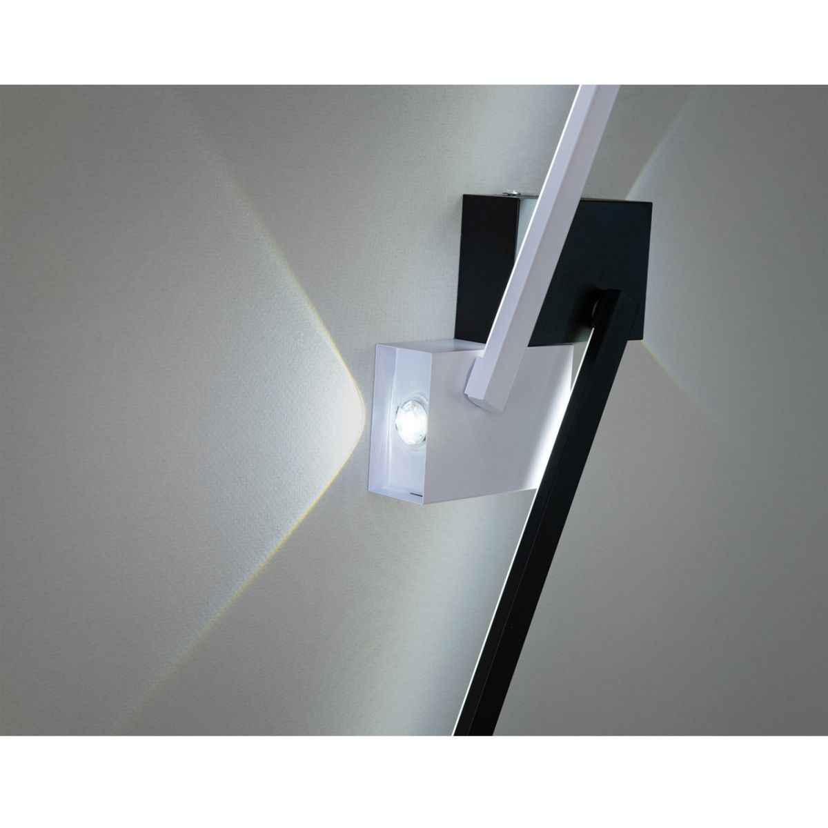 Ультрасучасне світлодіодне Led-Бра у чорно-білому кольорі Q3/600BK