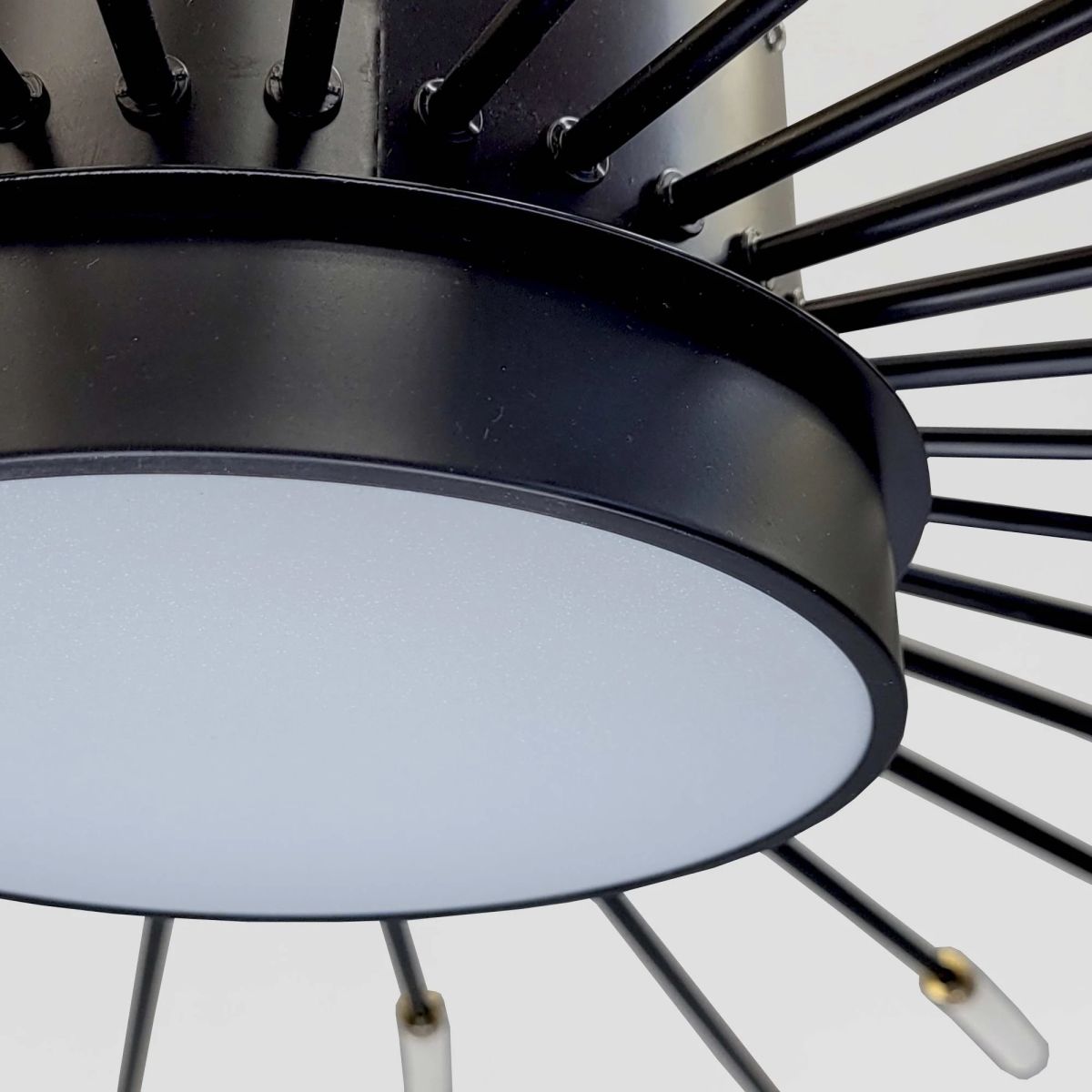 Світлодіодна Led люстра до 15м² на 31 джерело світла чорна 132 см Black Супутник 6472/30