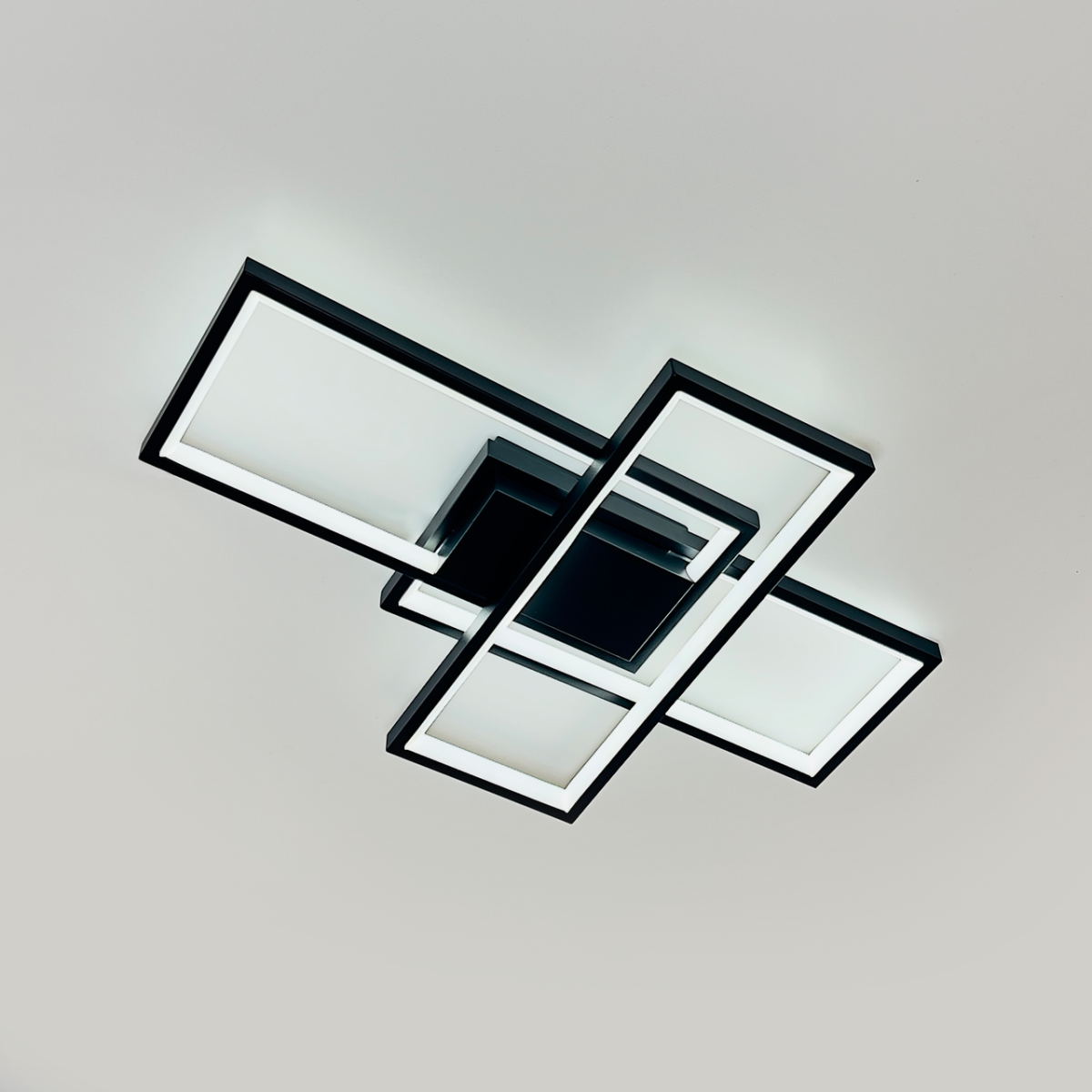 LED люстра до 15м² в чорному кольорі з пультом керування SVEN 3S SMART BLACK (65W)