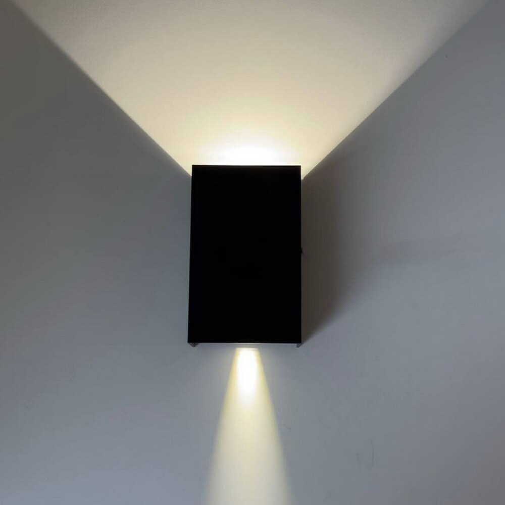 Настінний Led-світильник у чорному корпусі  світить верх вниз 10W 4200K IP65 JOKER 