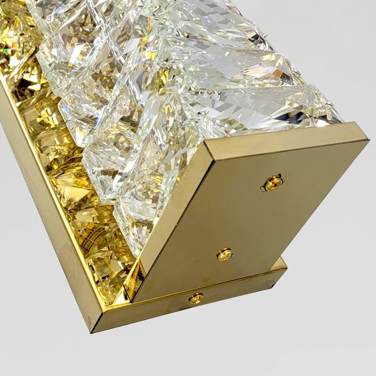 Настінне Led бра у стилі Арт Деко кришталь у золоті (88031/290WGD)