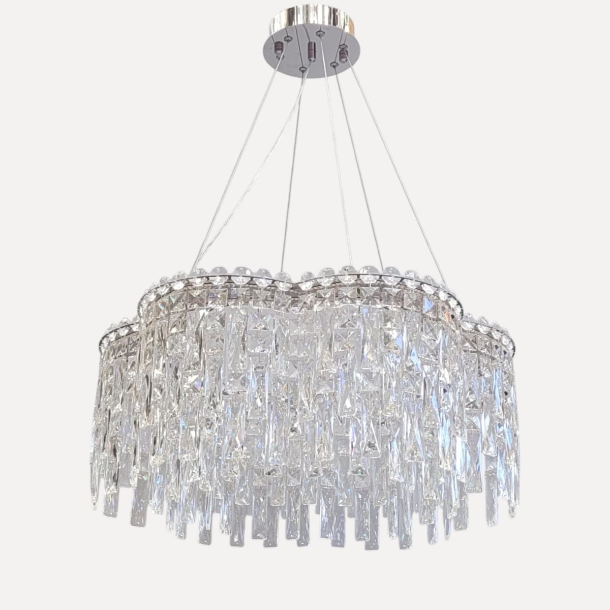 Сучасна кришталева Led люстра до 18 м² з ефектом кришталевого сяйва 81 Wt (8635/600CH)
