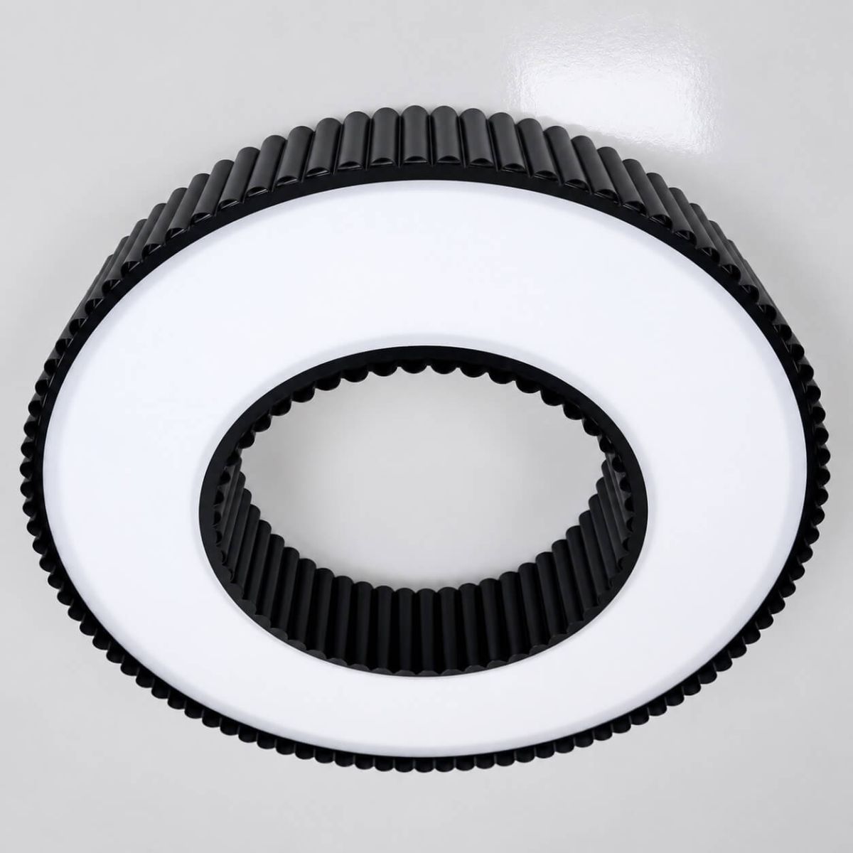 Світлодіодна Led люстра до 25м² у чорному  корпусі 120 Wt Corruga  (9017-500 BK)