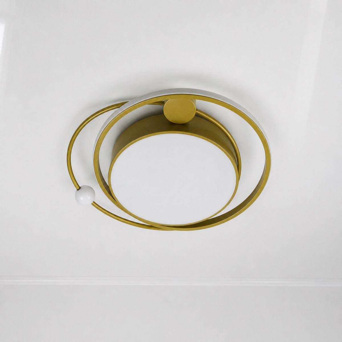 Сучасна стельова LED-люстра 100 Вт золотом корпусі до 23м² (A31-500 GD)