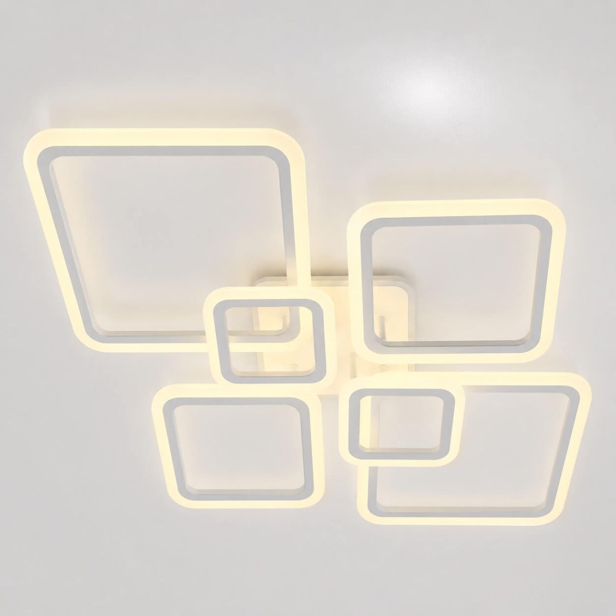 Біла світлодіодна Led люстра 120W у формі ромбів з пультом, димером та RGB підсвіткою до 25м² (OVAL RGB 120W 7S-APP)