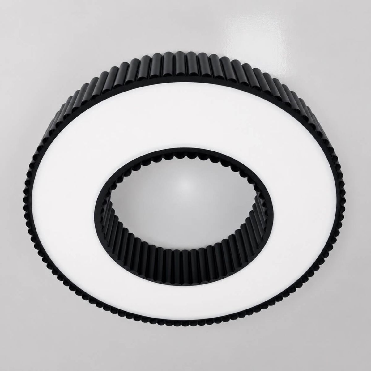 Світлодіодна Led люстра до 25м² у чорному  корпусі 120 Wt Corruga  (9017-500 BK)