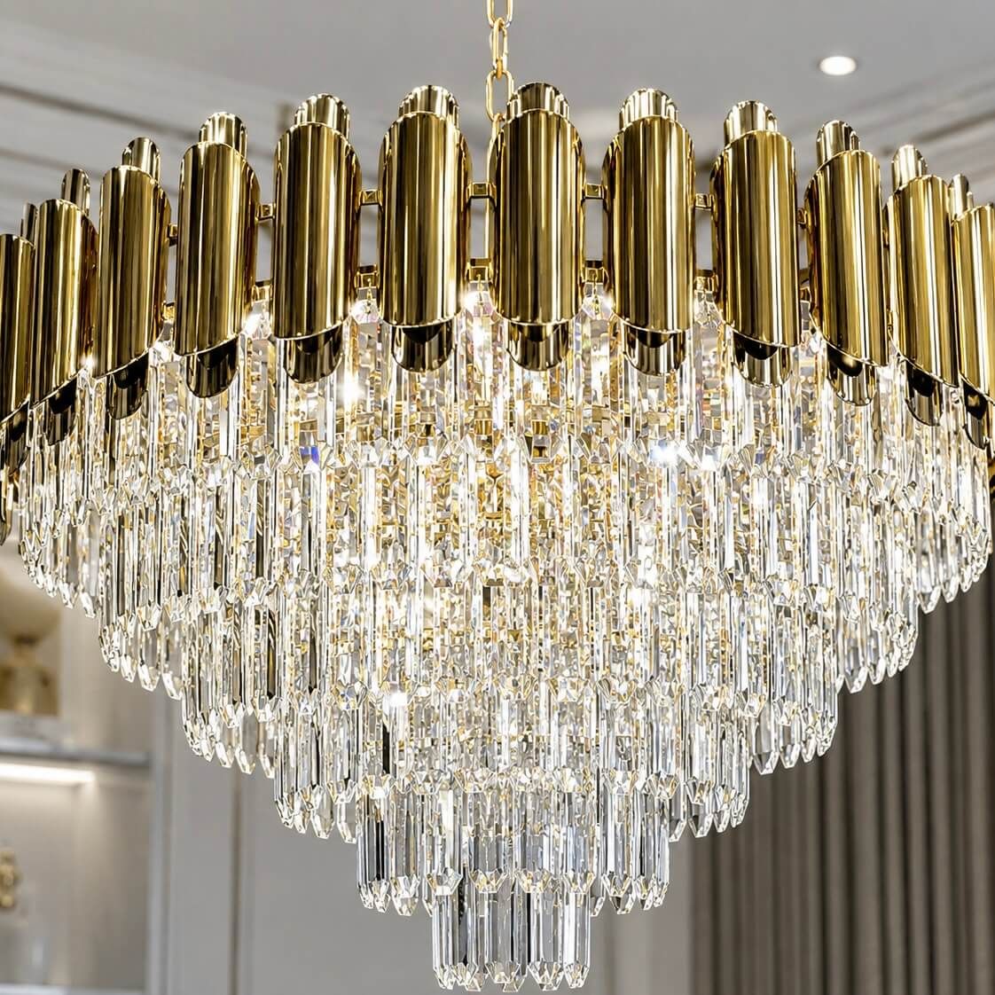 Велика кришталева люстра на 18 ламп із патроном E14 у золоті діаметр 80 см Golden Cascade Grand
