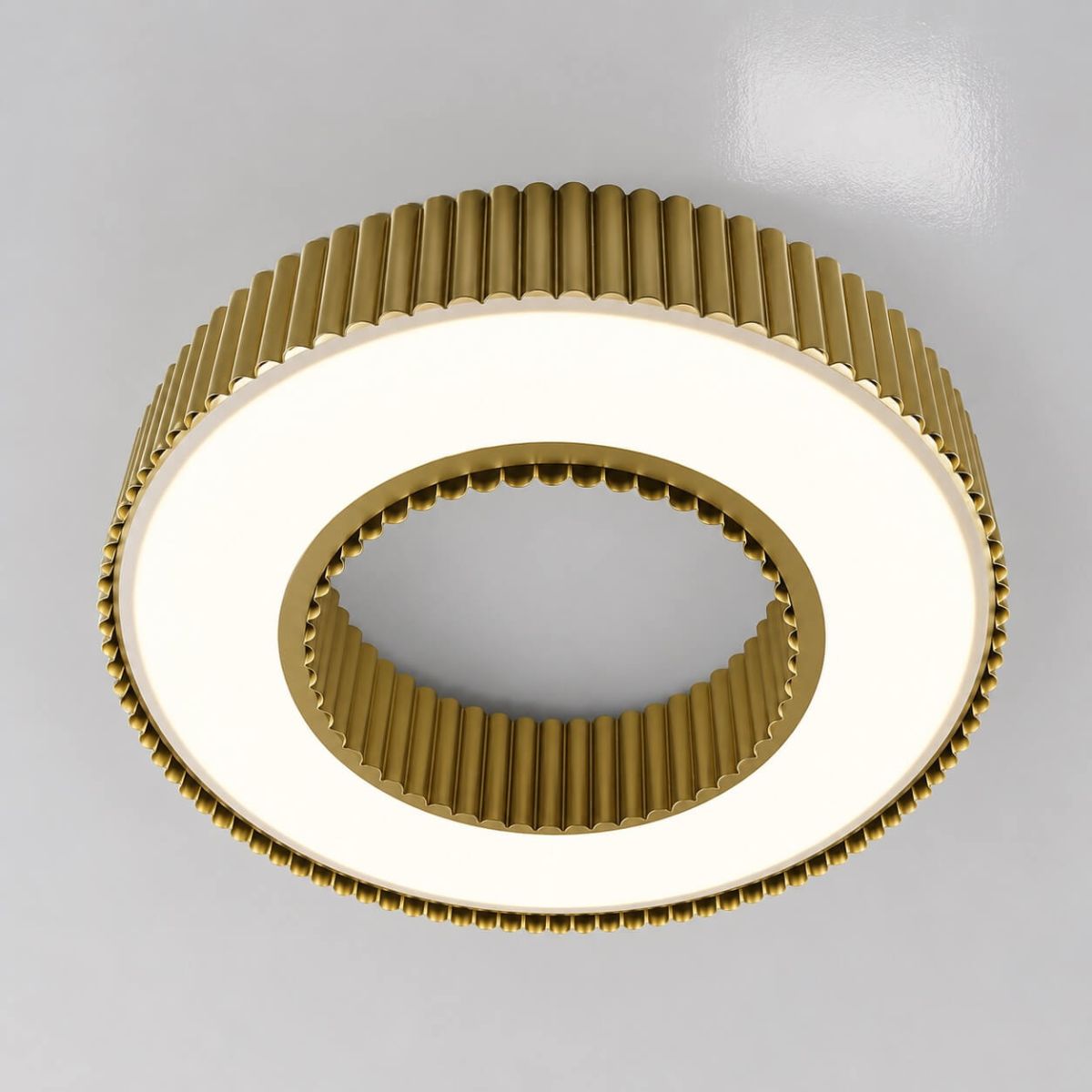 Сучасна Led люстра до 25м² у золотому корпусі 120 Wt Corruga  (9017-500 GD)