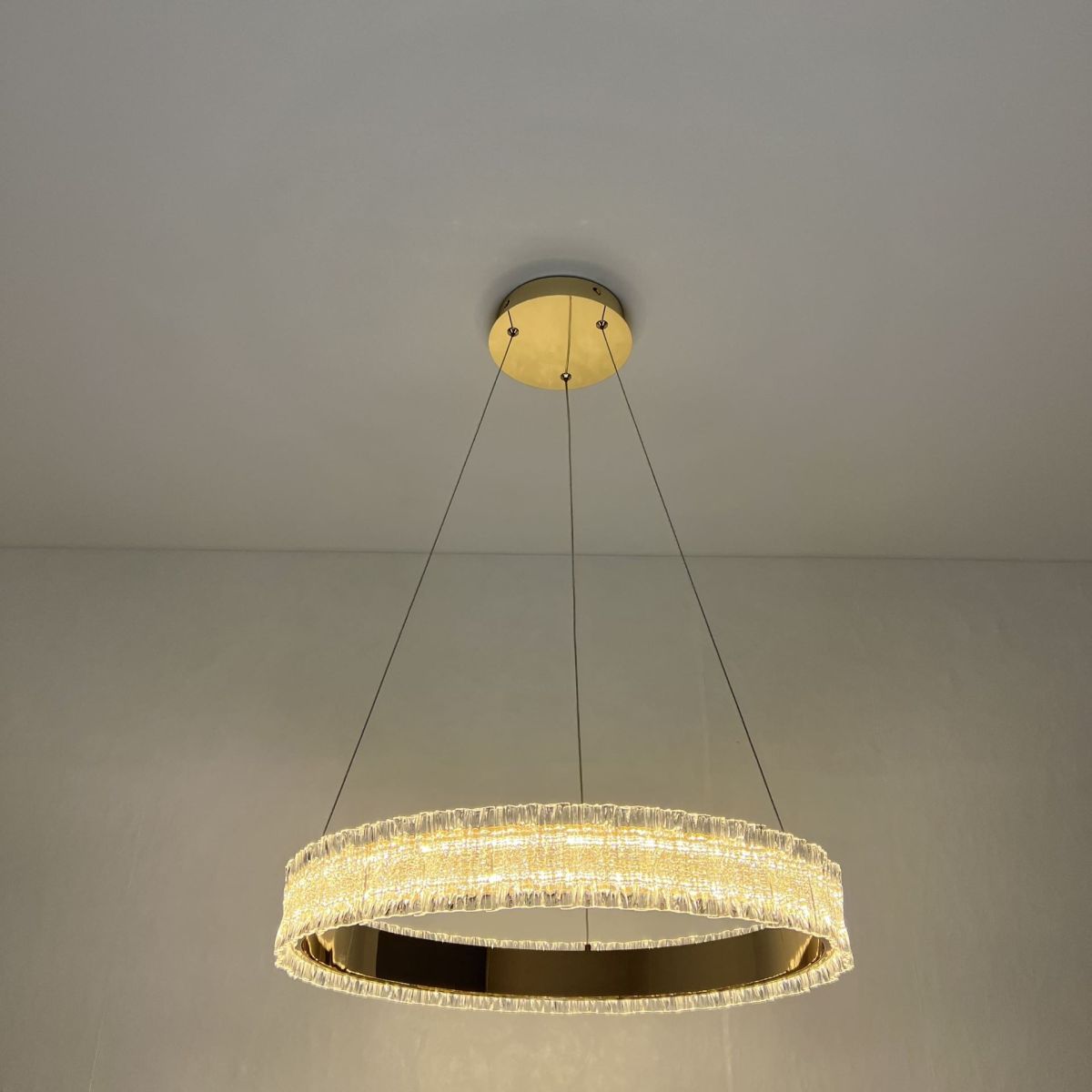 Підвісна Led люстра  48 см золотого кольору до 20 м² ERIKA 65W R485 GOLD (з пультом)