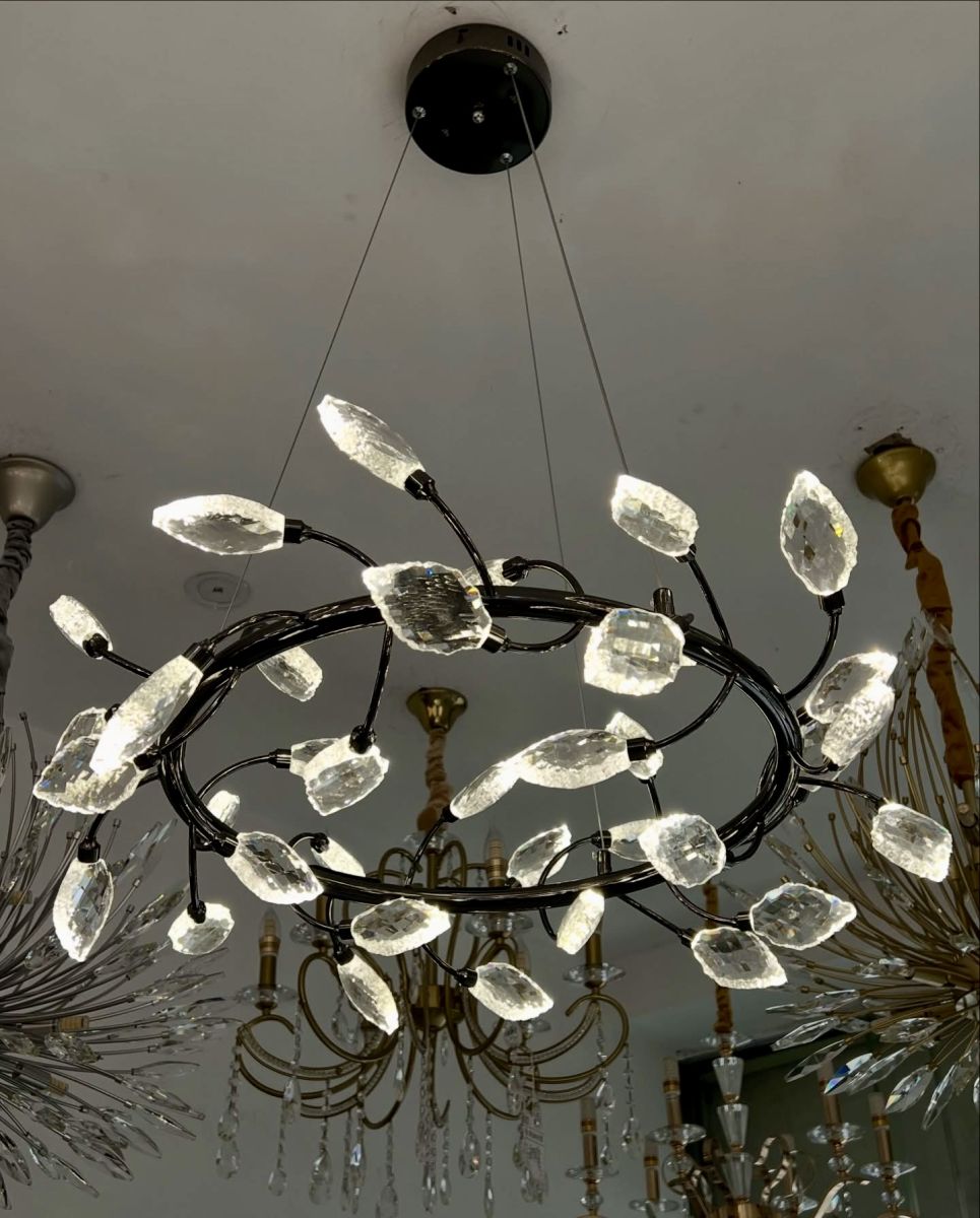 Люстра підвісна LED 90 см, чорна матова, акрилові пелюстки Notte di Fiori (7989300-48 led (800) PLBK)