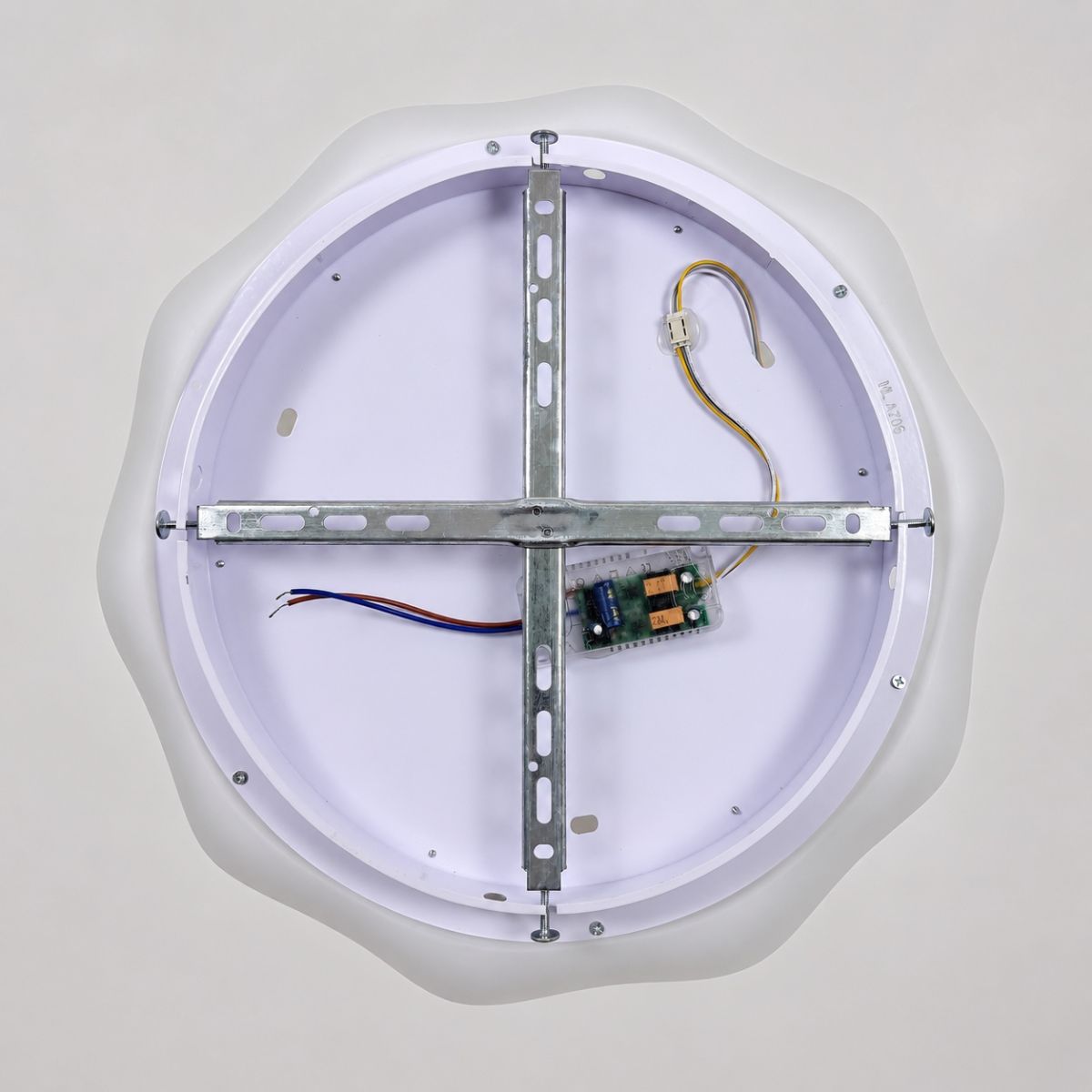 Led люстра до 18 м² у формі хмаринки 55 см (A706-550 WH)