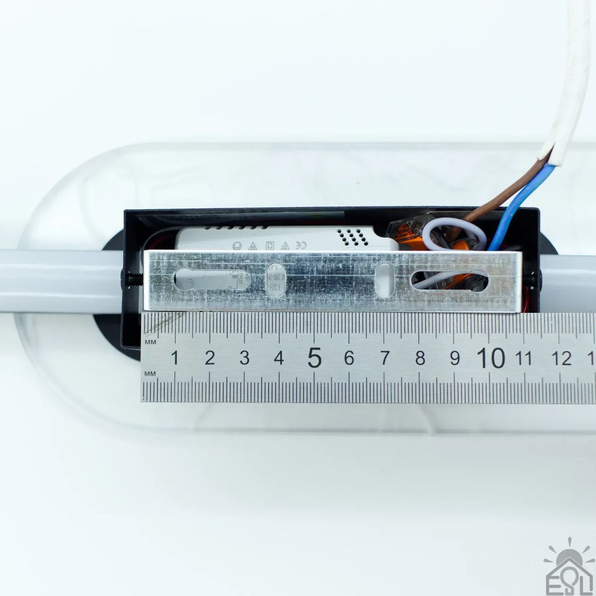 Сучасне настінне Led бра 25W чорного кольору 60см PERLYNA