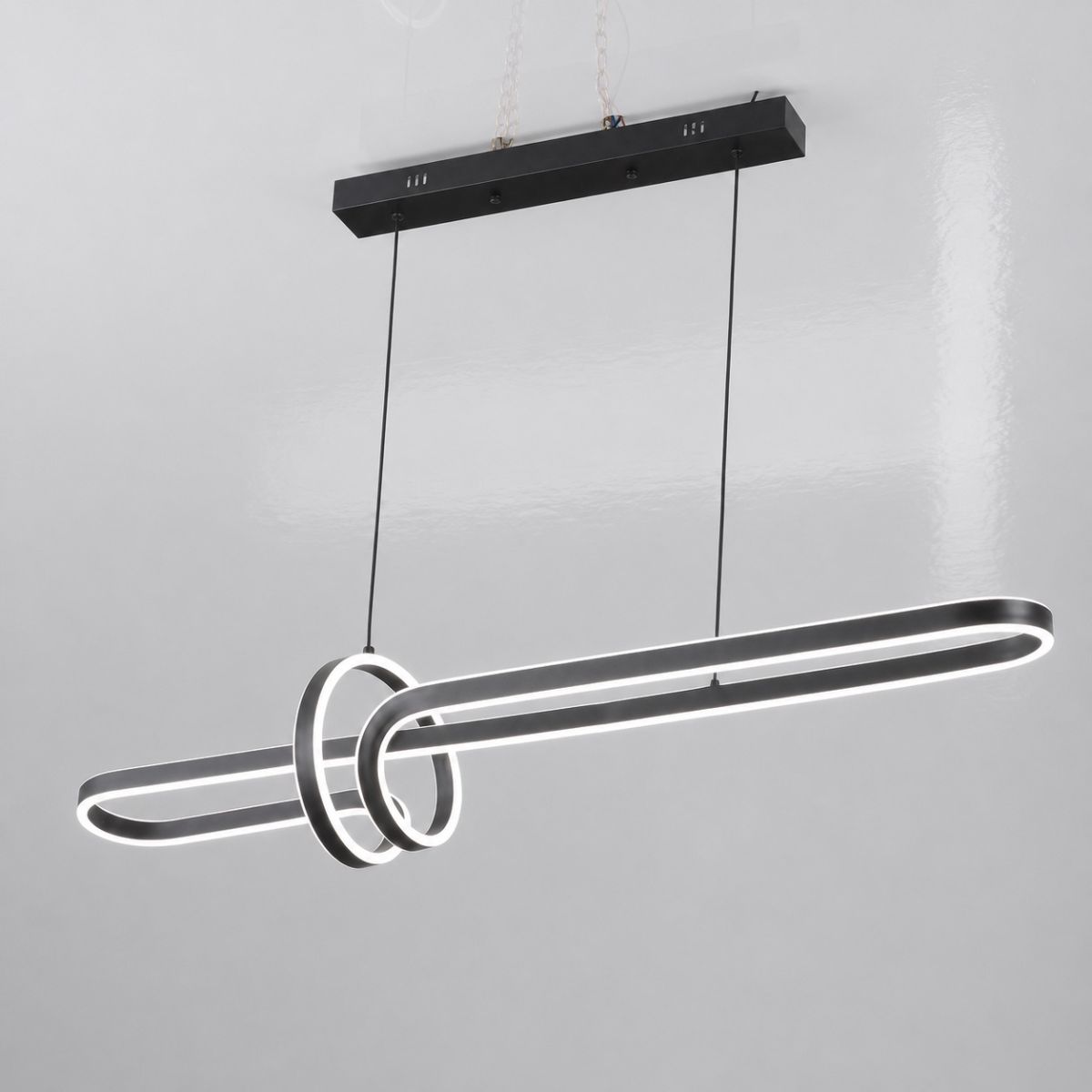 Пидвисна Led люстра 110 см з пультом чорного кольору (FP 23957-BK)
