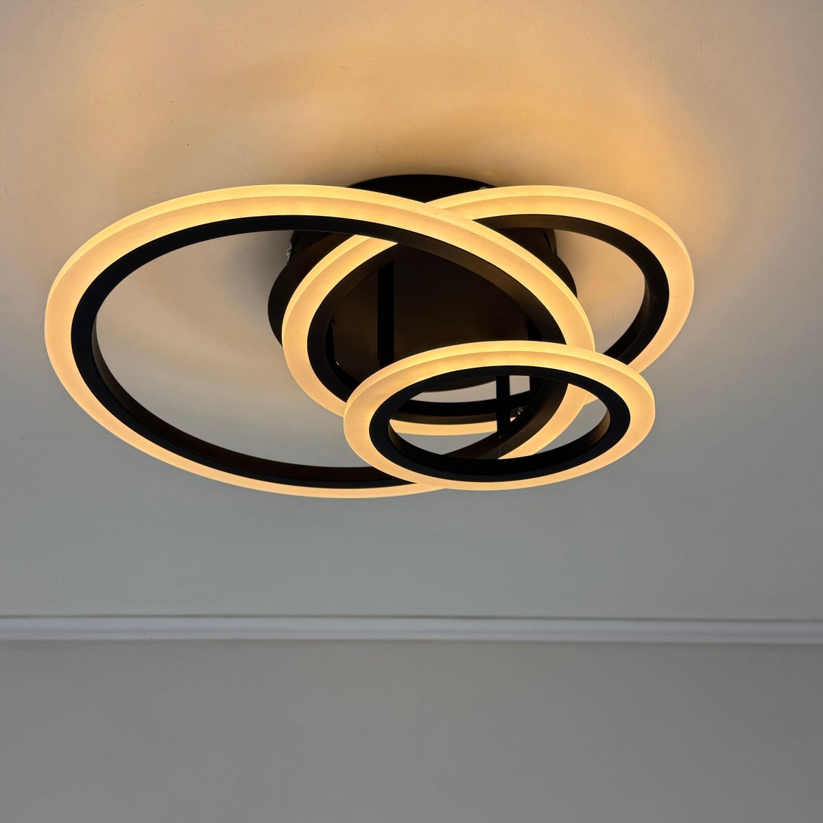 Світлодіодна стельова Led люстра до 18м² у чорному кольорі MOODY (A3012-500 BK)