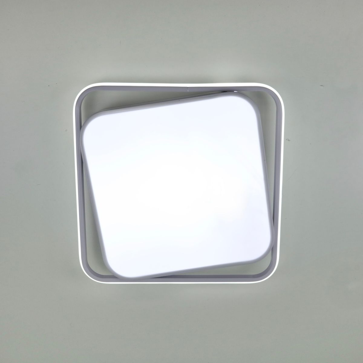 Світлодіодна стельова люстра 140 Wt квадратної форми до 25м² Simple Forms (8810-500S WH, 140W)