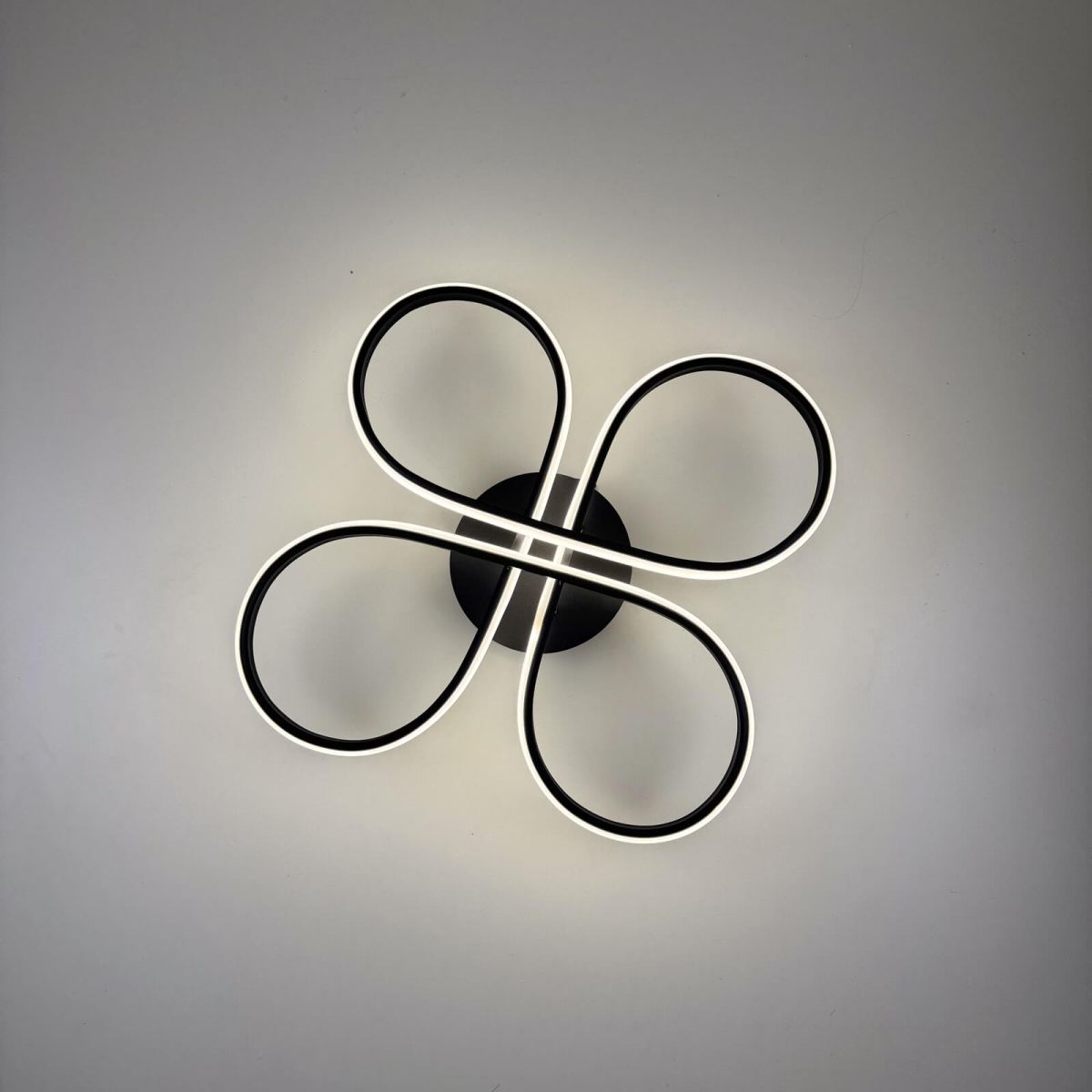 Світлодіодна LED люстра 100W з пульт до 18м² чорна люстра 40 см MOODY (A3013-4-400 BK)